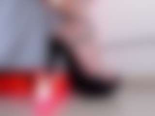 clarisse28's Live Sex Cam Show