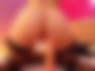 Live cam show with LittleeCherry - Ass Bouncing on TeamSkeetLive