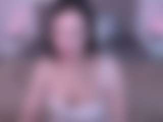 Live cam show with NikkiGoldSide - Tiny Tits on crypto-cams