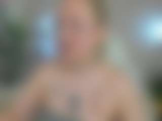 Live cam show with Debbie - Spanking on xfollow cams