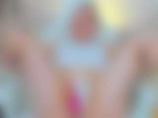 Live cam show with Debbie - Facial Piercings on Instabang