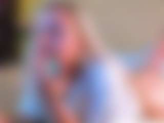 Live cam show with Debbie - Curvy on Mixed Magazine Live
