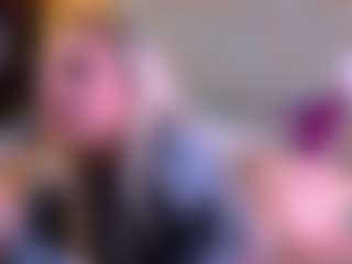 Live cam show with Debbie - Blonde Hair Amateur on AdultVida.com
