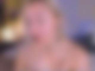 Live cam show with Debbie - Camel Toe on liverealitysex.com