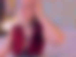 Live cam show with Debbie - Camel Toe on Camsoda
