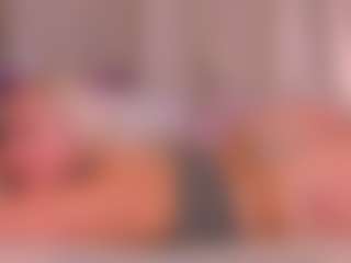 Live cam show with Debbie - Blonde Hair on CamClone