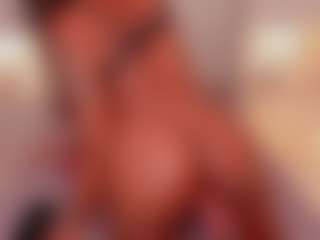 Live cam show with Jade Moller - Public Black on wildcum.com