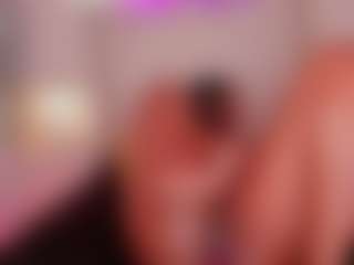 Live cam show with Jade Moller - Tease on Camsoda