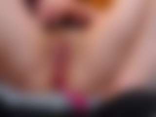 blondesquirt's Live Sex Cam Show