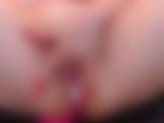 blondesquirt's Live Sex Cam Show