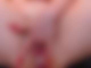 Live cam show with blondesquirt - Strip on Gym Cam Girls