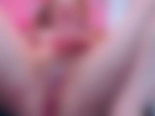 blondesquirt's Live Sex Cam Show