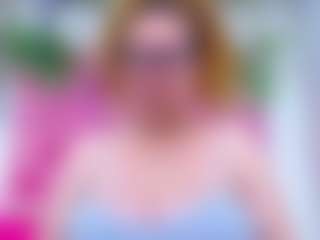 Live cam show with blondesquirt - Facial on Fit Hotties