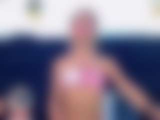Live cam show with Valentina - Average on Milfs Live