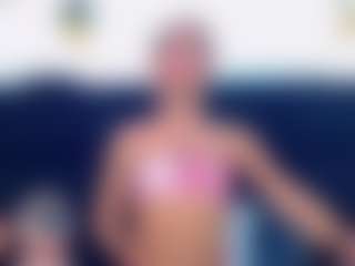 Live cam show with Valentina - Black Hair on CamwithHer