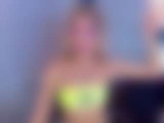 Live cam show with Valentina - Brown Eyes on livesuperchat.net
