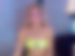 Live-Cam-Show mit Valentina - Smoking auf Camsoda