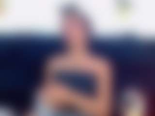 Live cam show with Valentina - Gape on TastyBlacksLive