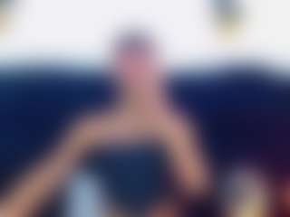 Live cam show with Valentina - Tease on Latina Girls