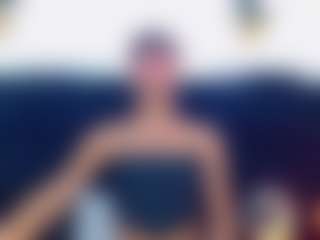 Live cam show with Valentina - Brown Eyes on Latina Girls