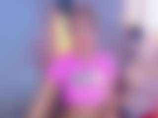 Live cam show with Valentina - Smoking on liverealitysex.com