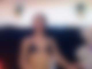 Live cam show with Valentina - HD on StripNow