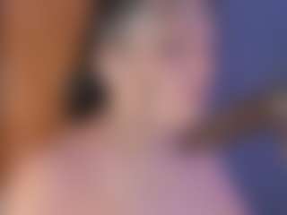 Live cam show with HoneyJenny - Curvy Teen (18+) on Big Tits
