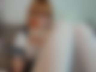 Live cam show with Lola - Lesbian on SmokeAndPoke