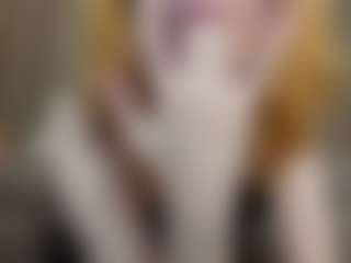 Live cam show with Lola - Smoking on madthumbs