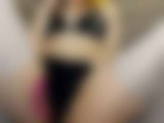 Live cam show with Lola - Tease on Camsoda