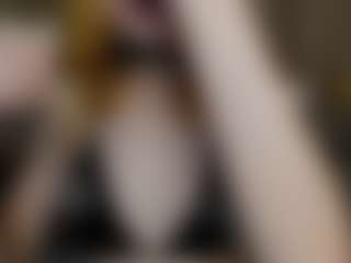 Live cam show with Lola - Smoking on madthumbs