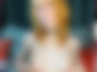 Live cam show with Lola - Small Tits on TeamSkeetLive
