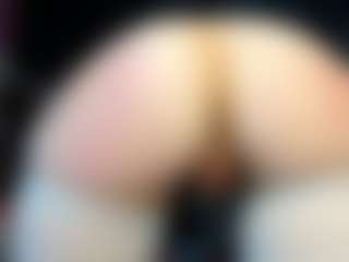 Live cam show with Lola - No Drinking on Hubzter Live