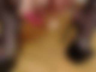 Live cam show with Mystres - Nails on SpunkLive