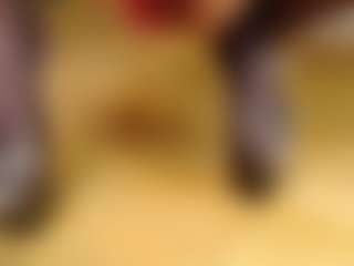 Live cam show with Mystres - Nails on Soda Cam