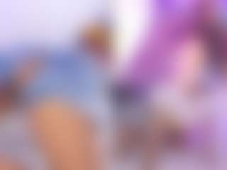Live cam show with Valentina - Petite on Camsoda