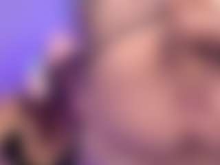 Live cam show with Valentina - Average on CamwithHer