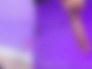 Live cam show with Valentina - Average on Camsoda