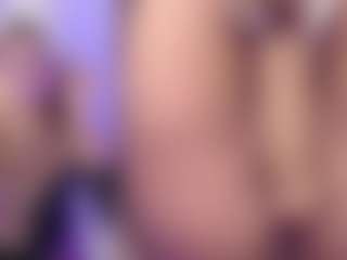 Live cam show with Valentina - Flashing on googirlz