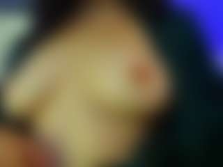 Live cam show with Adara Johnson - Petite on livesuperchat.net