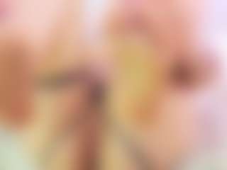 Live cam show with Adara Johnson - Moaning on StripNow