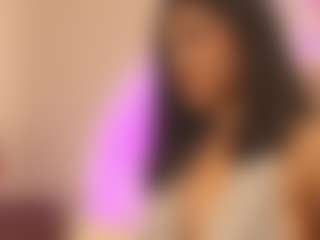 Spettacolo in cam dal vivo con Adara Johnson - Sexting Curvy su Camsoda