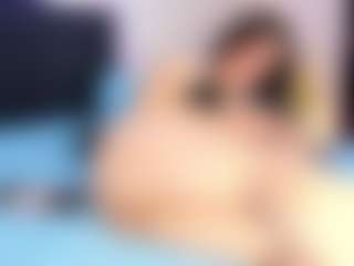 Live cam show with Elaiafranc - HD on Camsoda