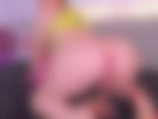 Live cam show with MadelaneCoote - BBW White on StripNow | colombia