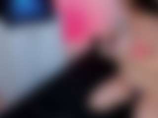 Live cam show with MadelaneCoote - White on StripNow | colombia