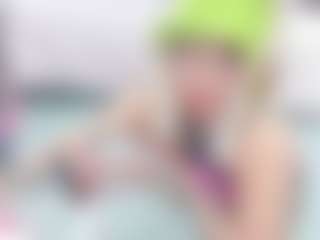 Live cam show with SAFIRO-AGATA - Ebony Shaved Pussy on Fling VIP Chat
