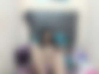 Live cam show with temptressqeen - Average on Camsoda