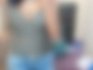 Live cam show with temptressqeen - Gagging on madthumbs