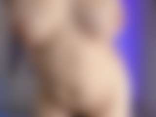 Live cam show with Vivi - Squirt Toys on Free Soda