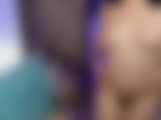 Live cam show with Vivi - Tease on Dolls Live